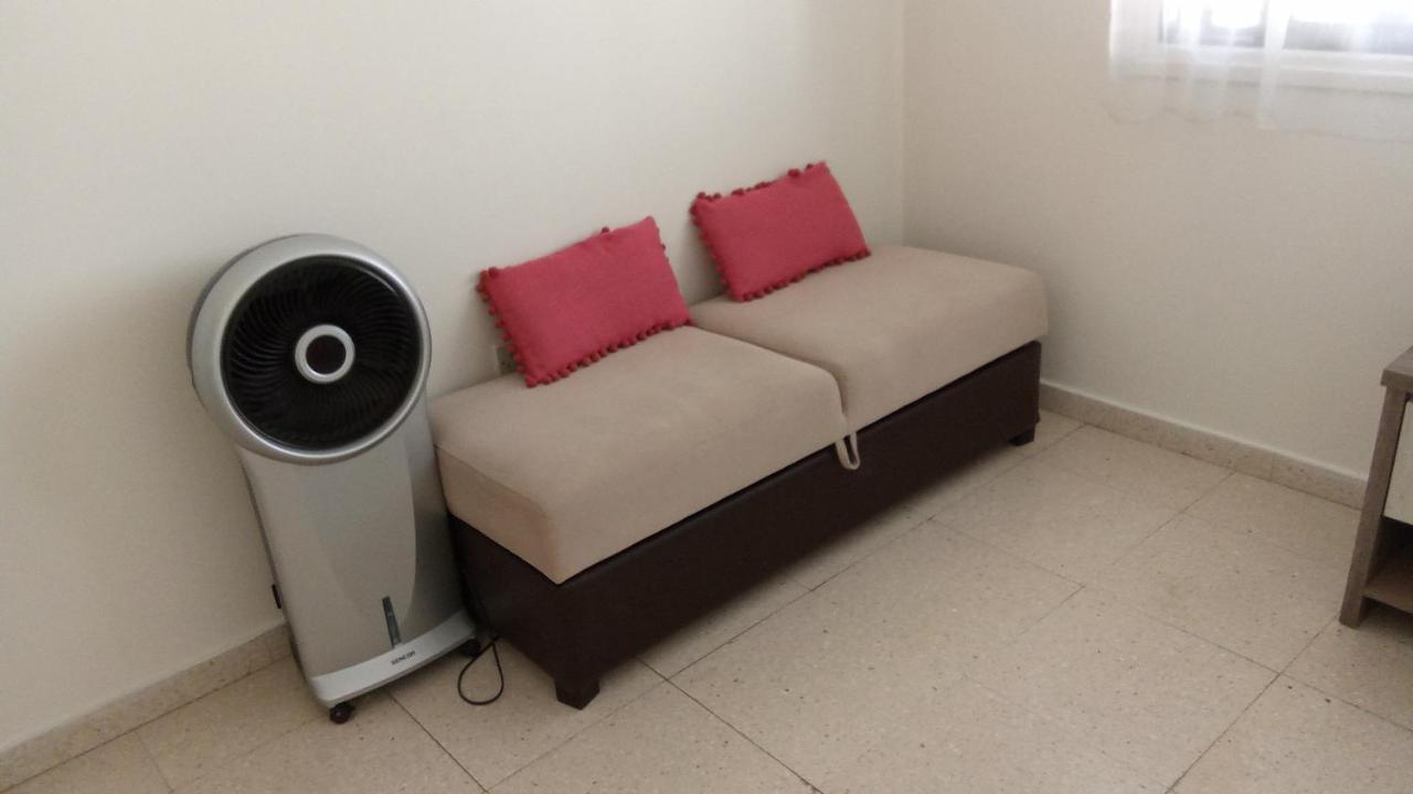 2 Bedroom Apartment In Makenzi Larnaca Exterior foto