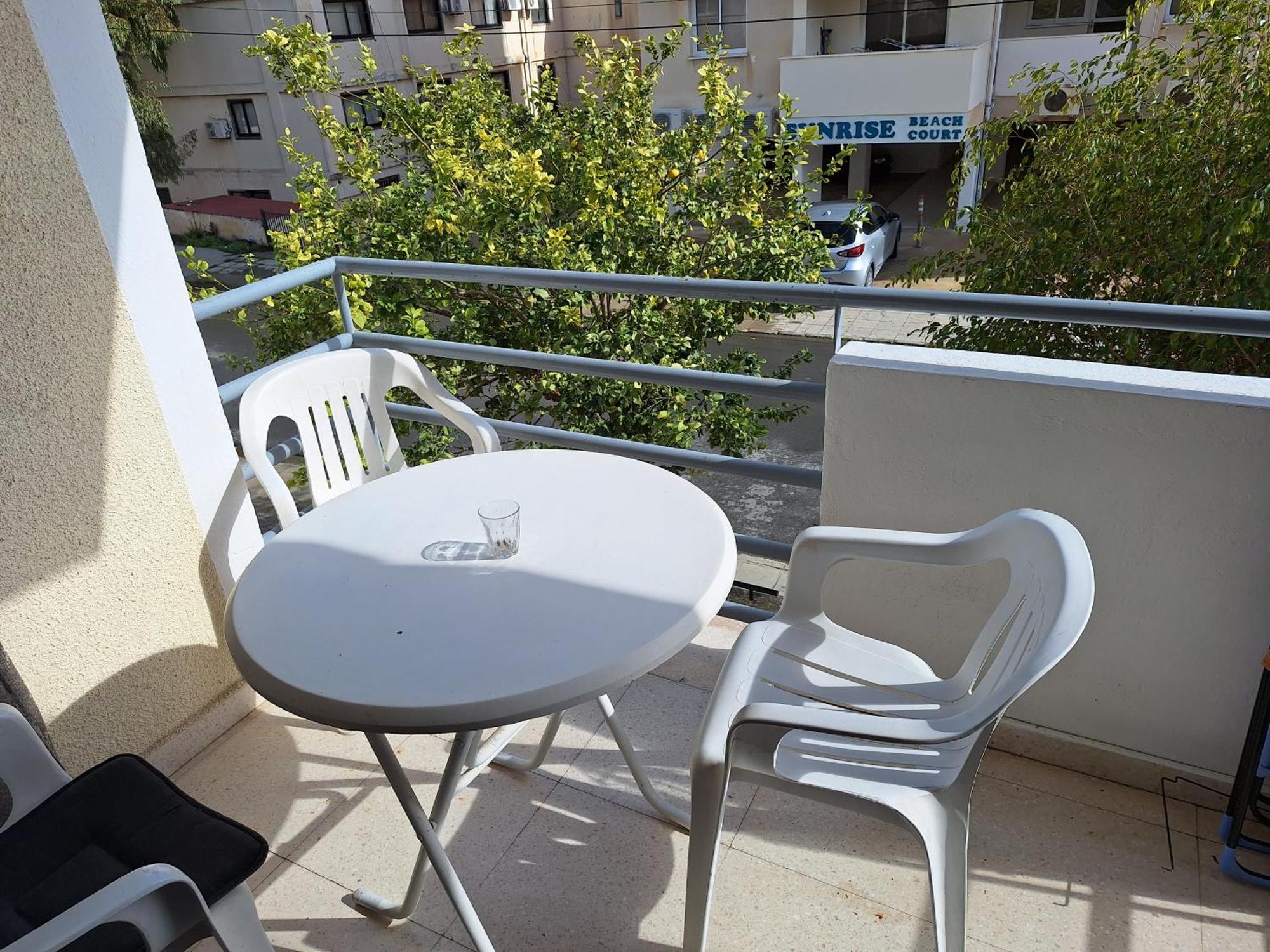 2 Bedroom Apartment In Makenzi Larnaca Exterior foto